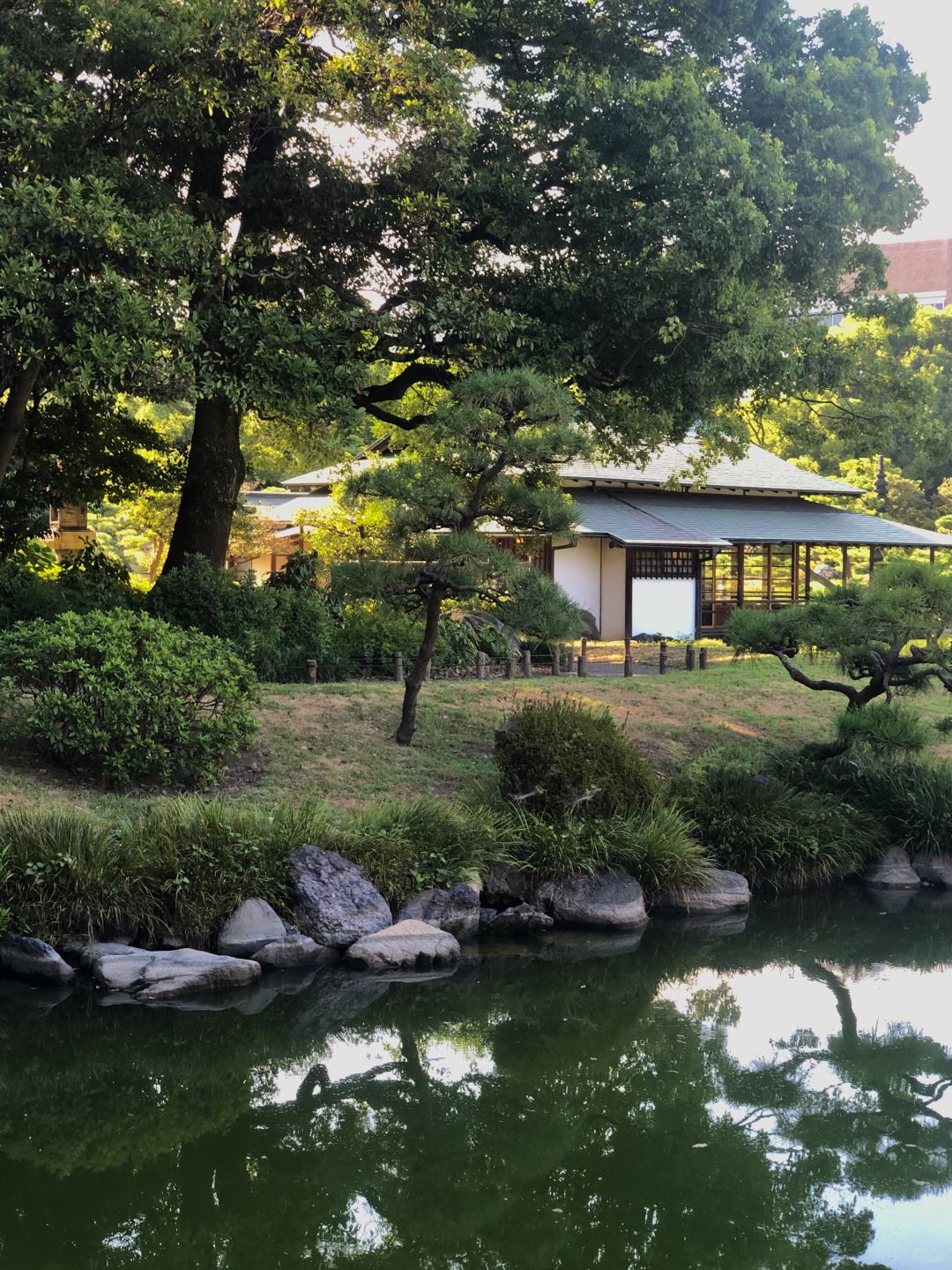 Tokyo-Places full of art, history and culture: Kiyosumi Garden,Blue Bottle Coffee, Modern Museum of Modern Art