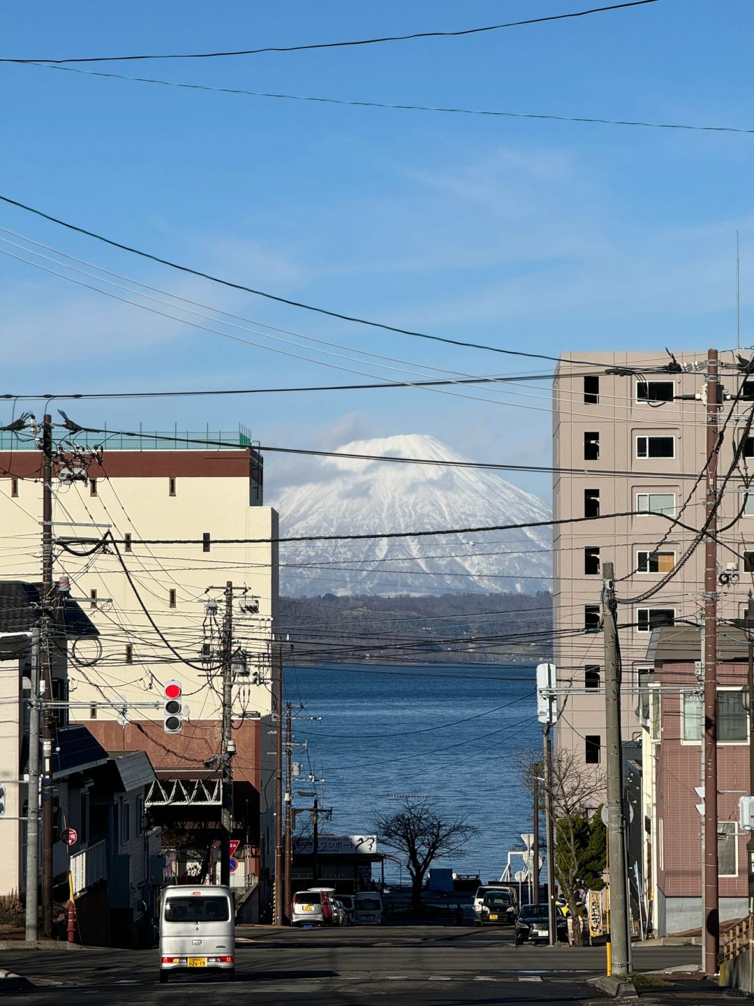 Sapporo/Hokkaido-At the end of the road is Lake Toya and Mount Yotei:Snowy Morning Sunshine and Free Hot Spring Footbath
