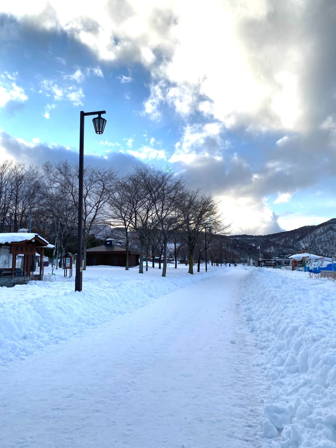 Sapporo/Hokkaido-Lake Toya:take a free footbath with an incomparable sea view and soak in the warm hot spring