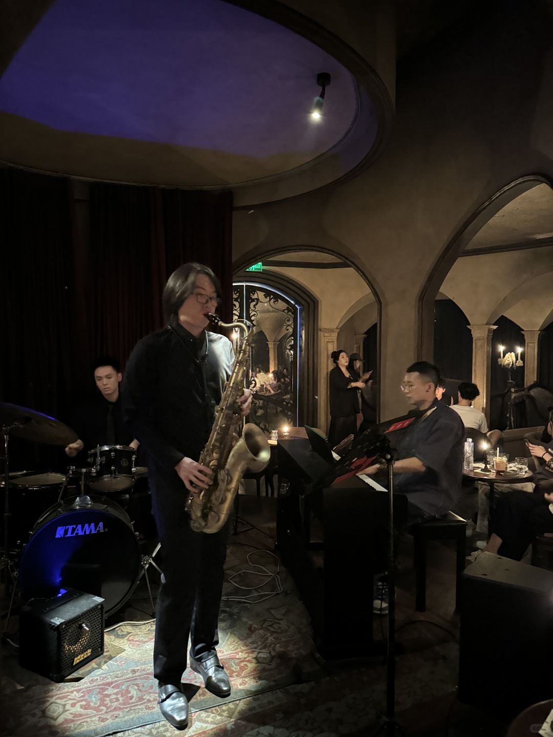 Chengdu/Chongqing-Chengdu Daily Sommelier Bar, with a retro atmosphere and lazy jazz music!