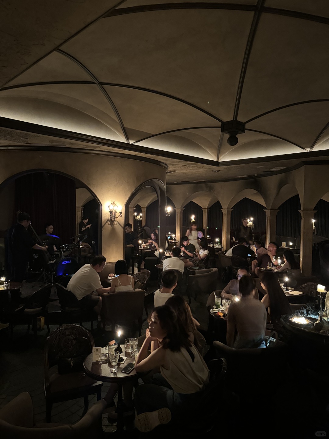 Chengdu/Chongqing-Chengdu Daily Sommelier Bar, with a retro atmosphere and lazy jazz music!