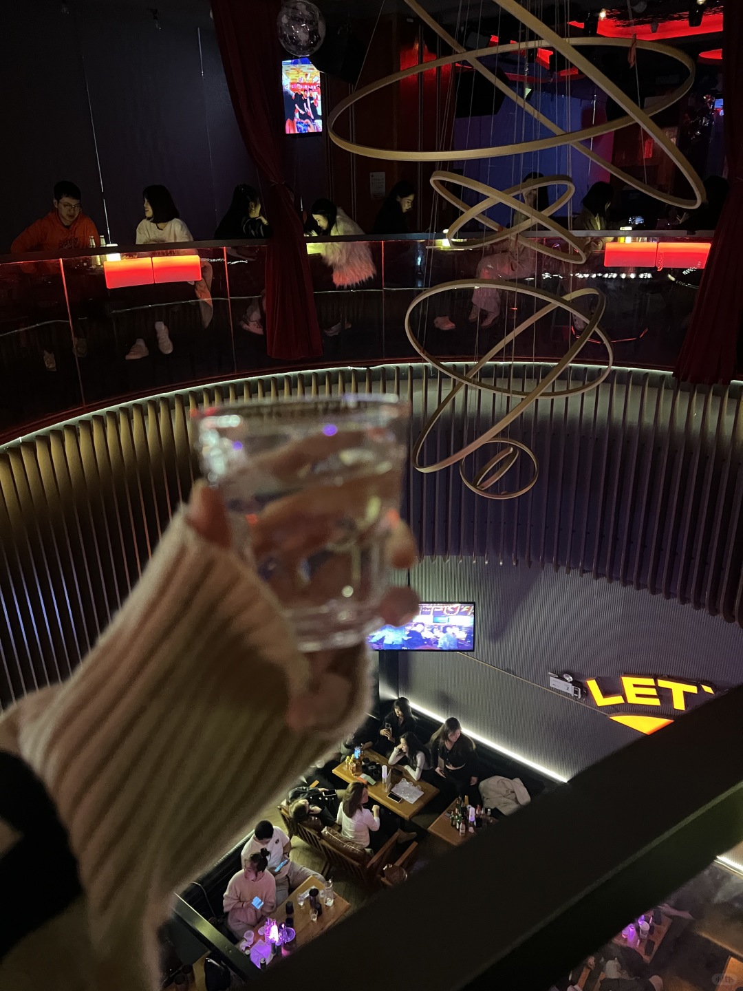 Changsha-Changsha Spring Bar, where you can watch handsome men dance and enjoy delicious snacks!
