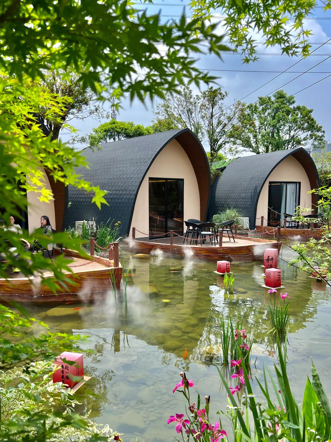 Changsha-Changsha Gengyu Yayuan Restaurant, dining on a fishing boat is so comfortable!