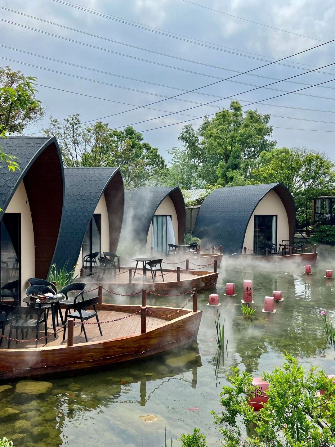 Changsha-Changsha Gengyu Yayuan Restaurant, dining on a fishing boat is so comfortable!