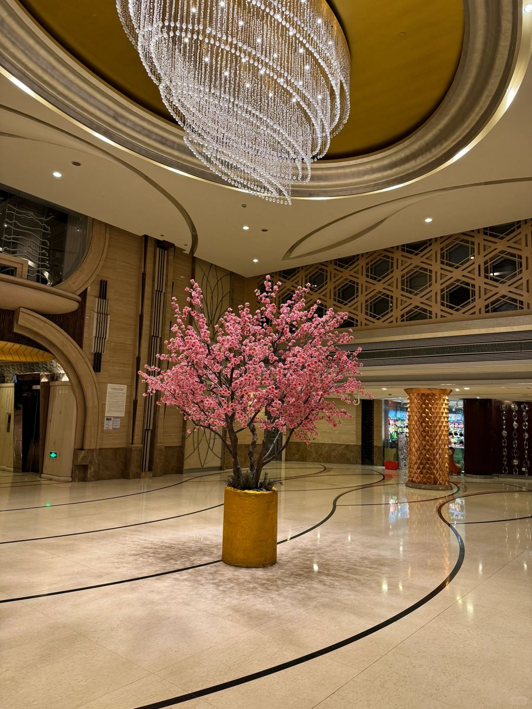 Shanghai/Hangzhou-The rooms at Shanghai Volkswagen Airport Hotel are overall clean, and I didn't hear any noise at night!