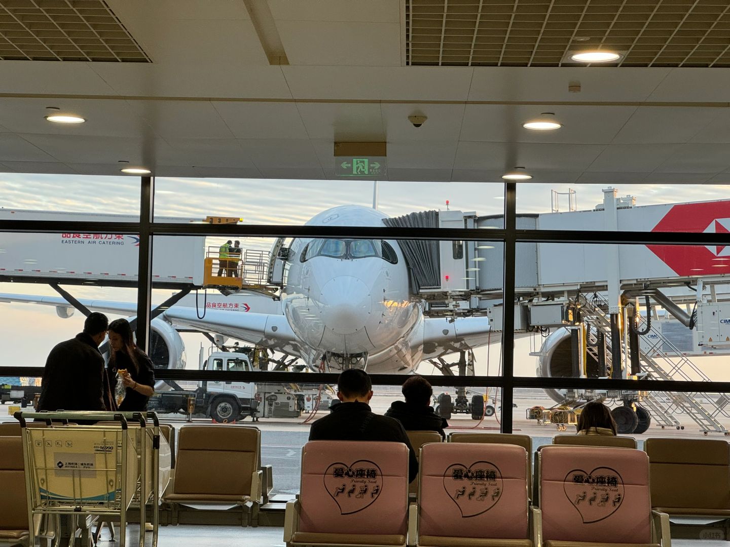 Shanghai/Hangzhou-The rooms at Shanghai Volkswagen Airport Hotel are overall clean, and I didn't hear any noise at night!