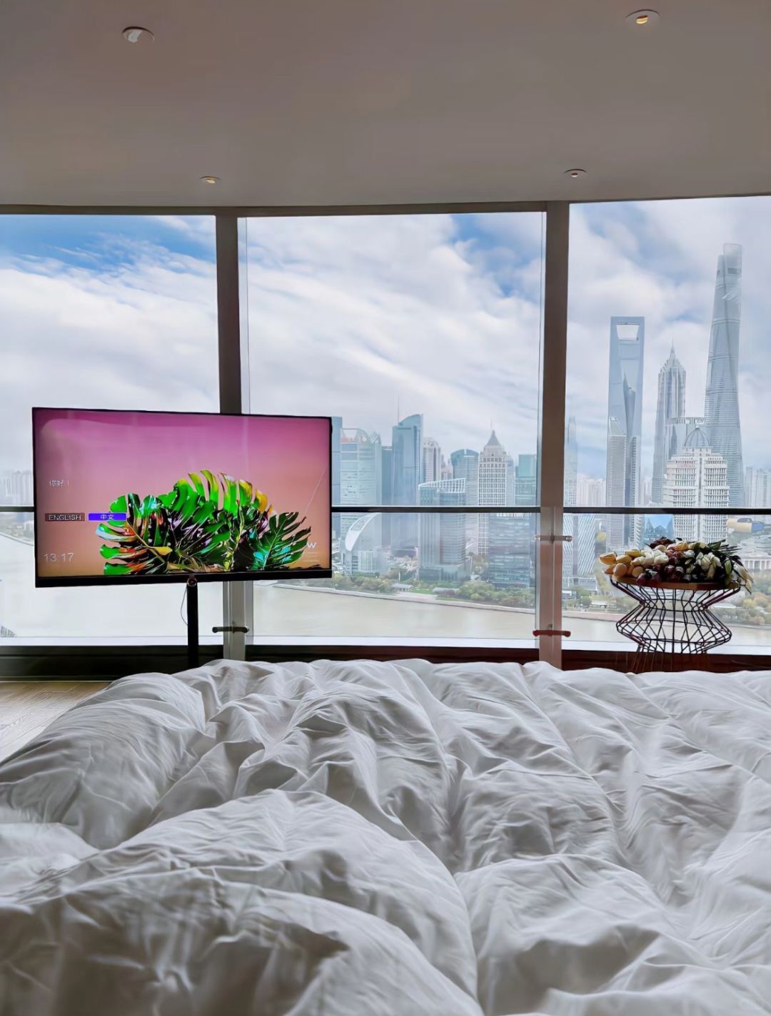 Shanghai/Hangzhou-W Hotel Shanghai, with large french window, can enjoy the beautiful scenery of Pujiang River!