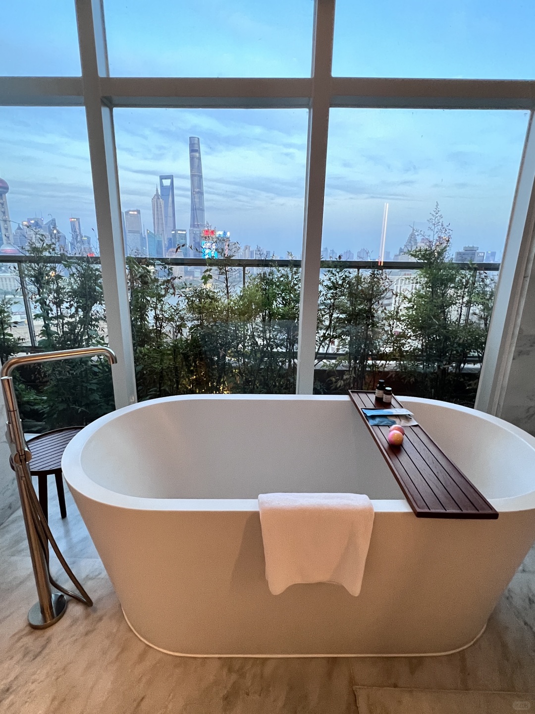 Shanghai/Hangzhou-Shanghai Addison Hotel boasts beautiful views outside the rooms and delicious and diverse meals!