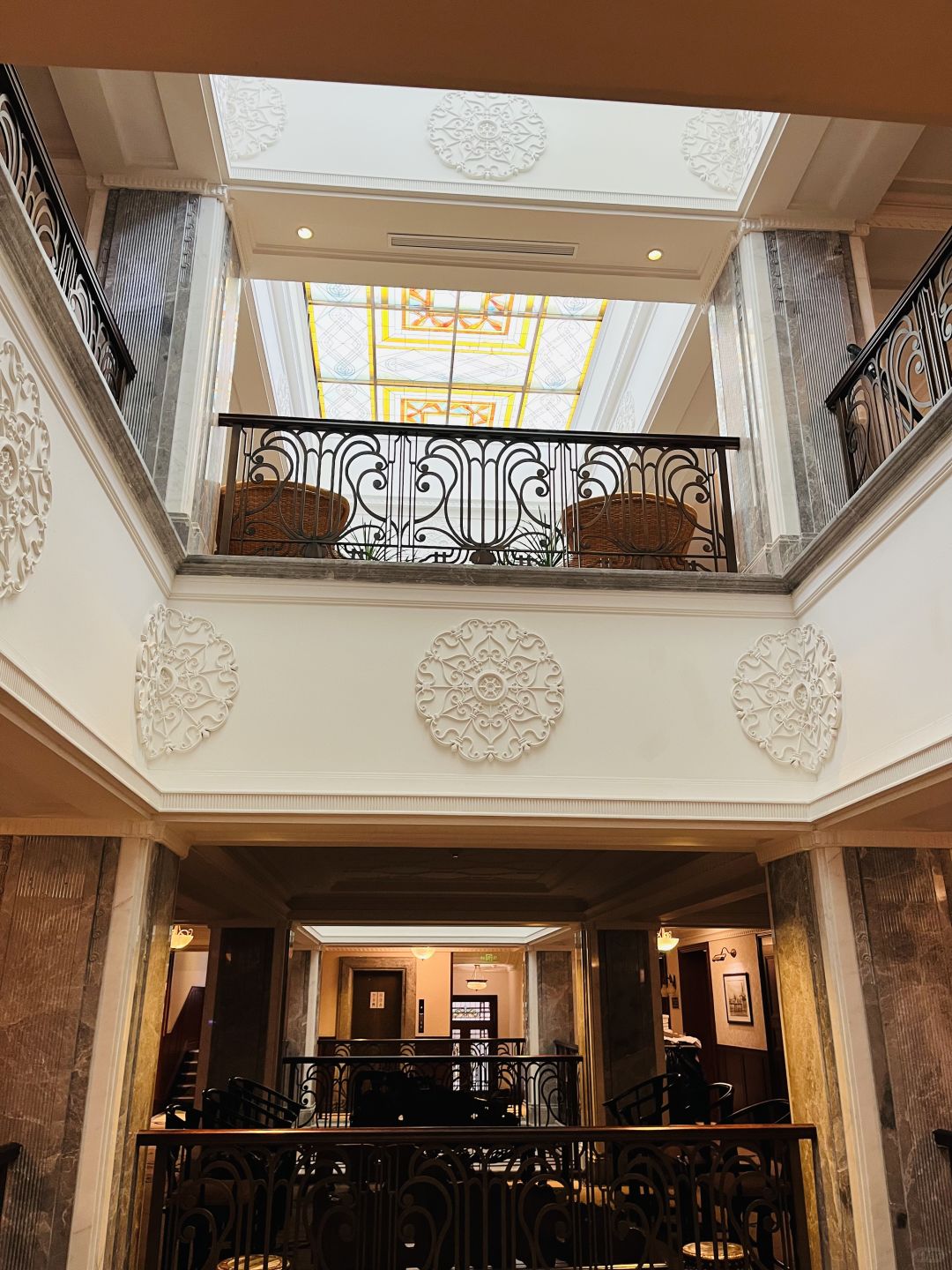 Shanghai/Hangzhou-Feel the history at Shanghai East Lake Hotel，It is now a building protected by the Shanghai Municipal Government.