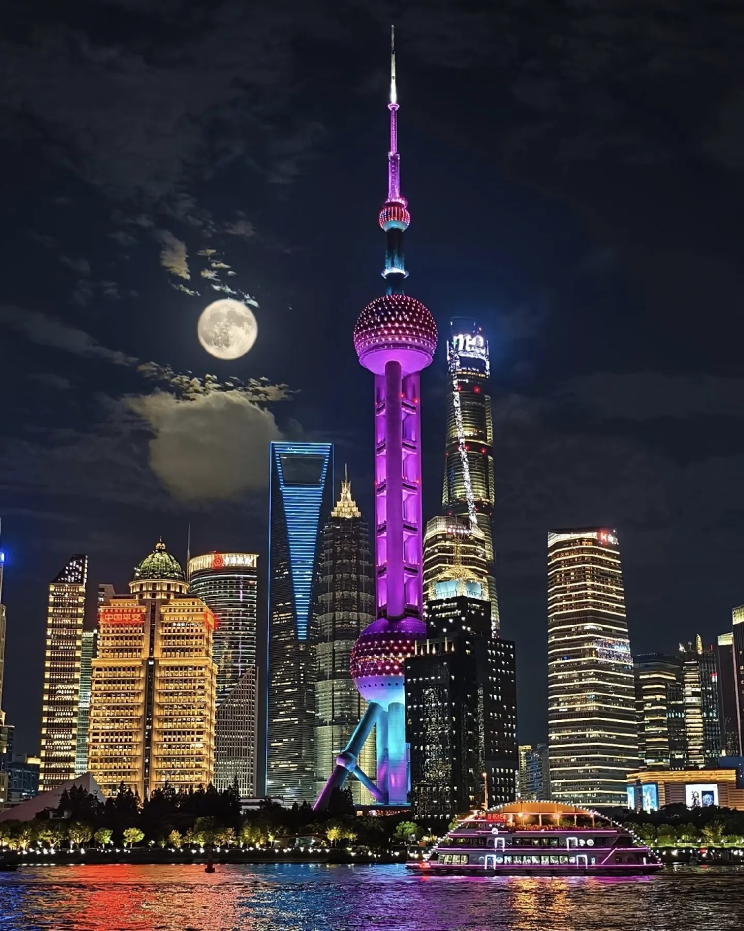 Shanghai/Hangzhou-A must-see guide book in the magical city of Shanghai!
