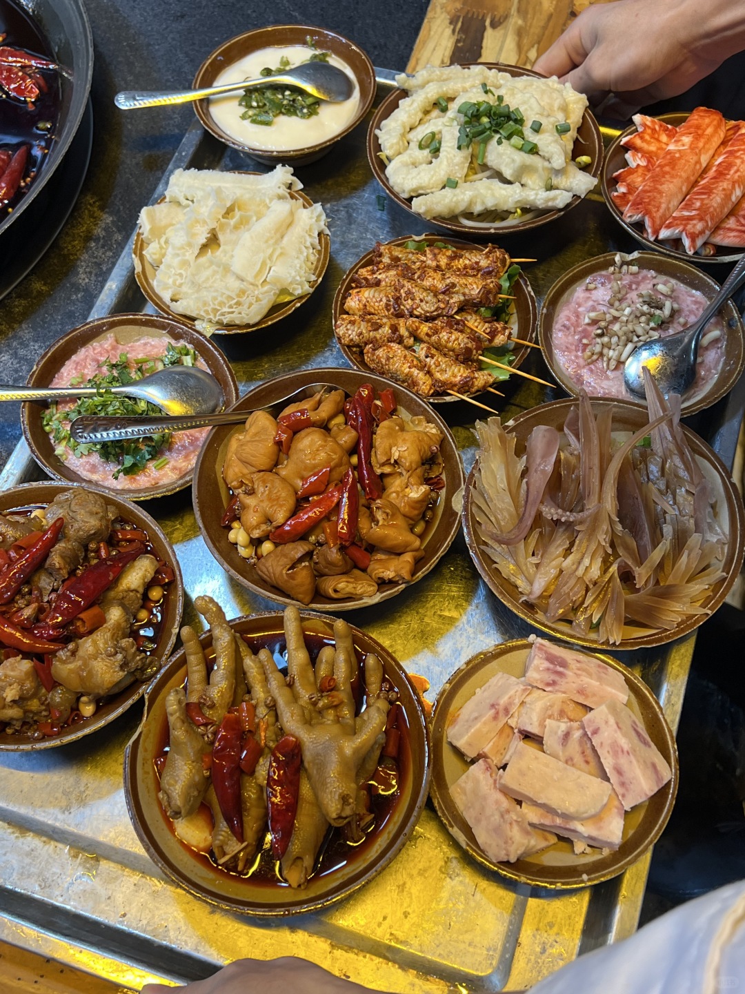 Chengdu/Chongqing-Chongqing really doesn't have a low season for tourism, but there are many scams here!