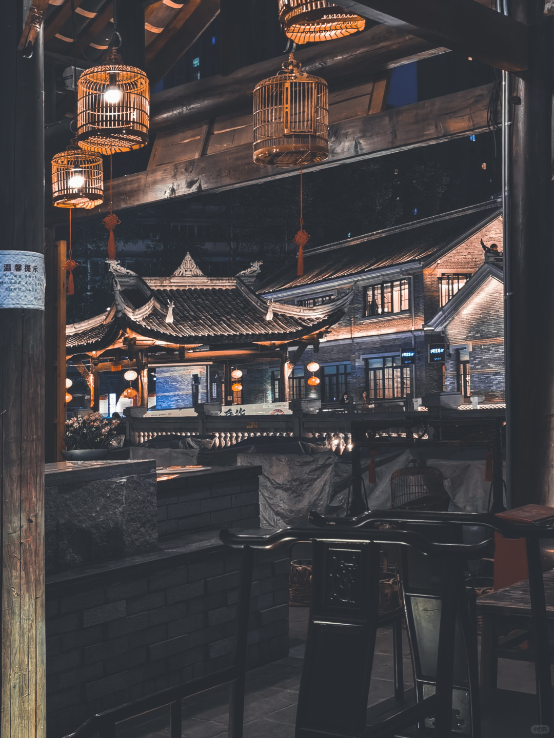 Chengdu/Chongqing-Chengdu Dongmen Shijing Teahouse, where locals drink tea, play cards, eat, and chat!