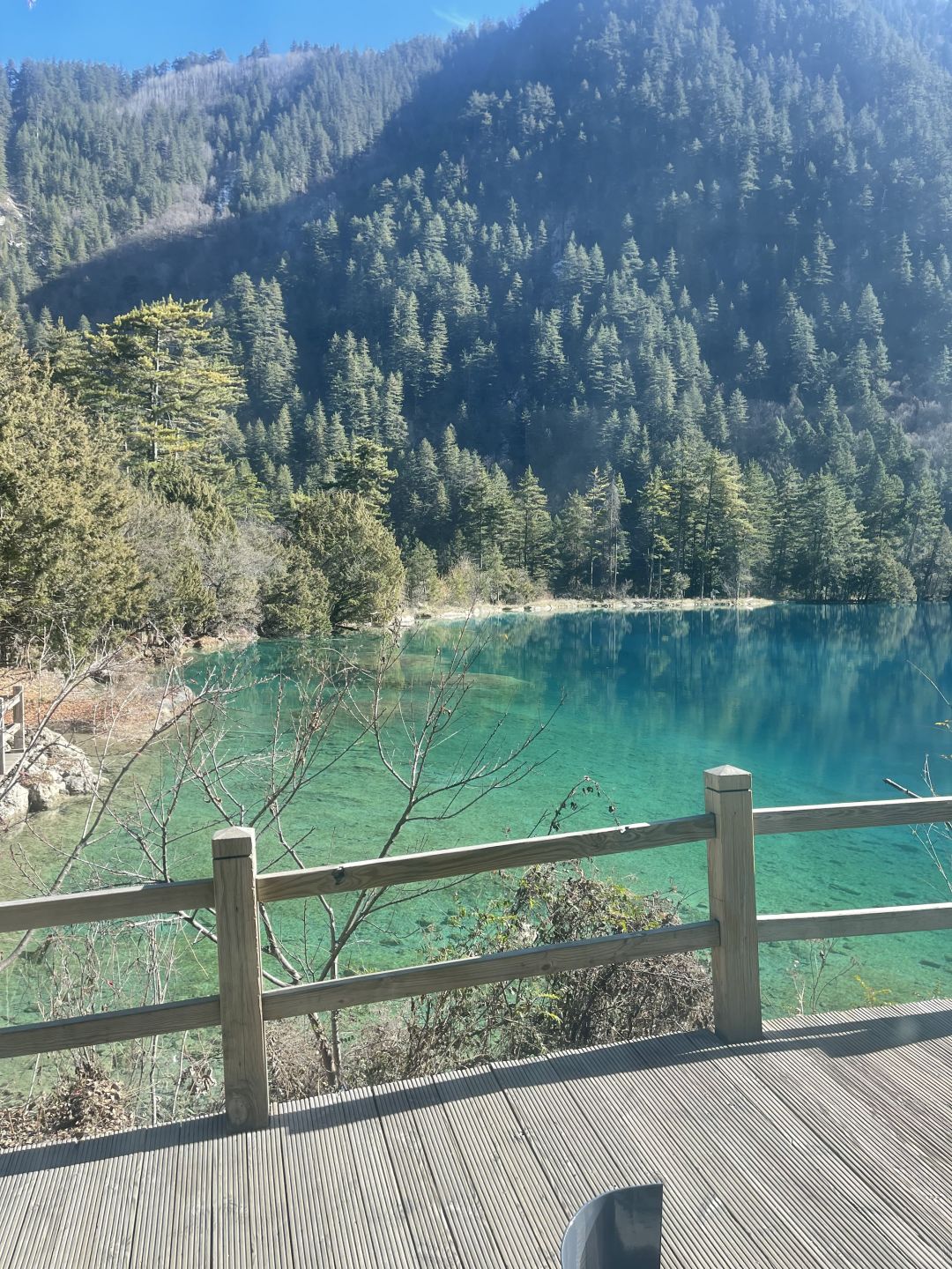 Chengdu/Chongqing-In winter, Jiuzhaigou Valley Scenic and Historic Interest Area, Sichuan, looks like a beautiful fairy tale world!