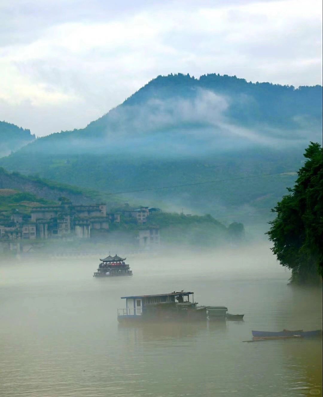 Changsha-You must go to Xiangxi! If you want to see the beautiful scenery of ancient buildings and appreciate the great mountains and rivers!