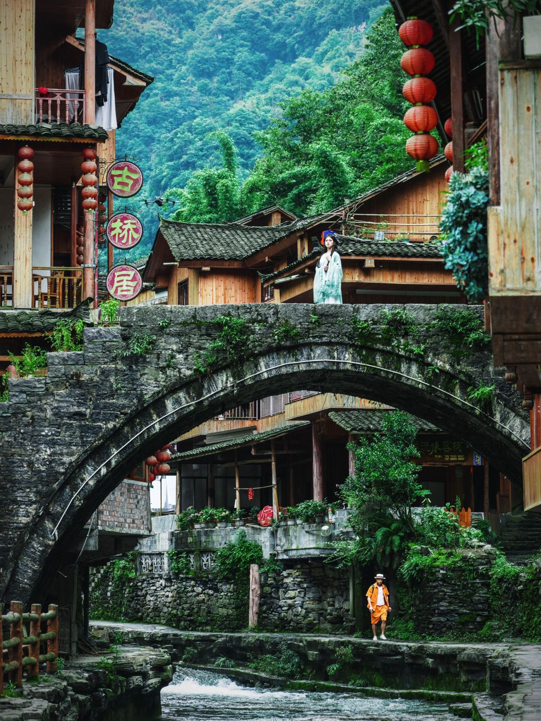 Changsha-Here are some must visit places in Hunan! It has beautiful green mountains and clear waters, as well as rich and colorful ethnic customs!