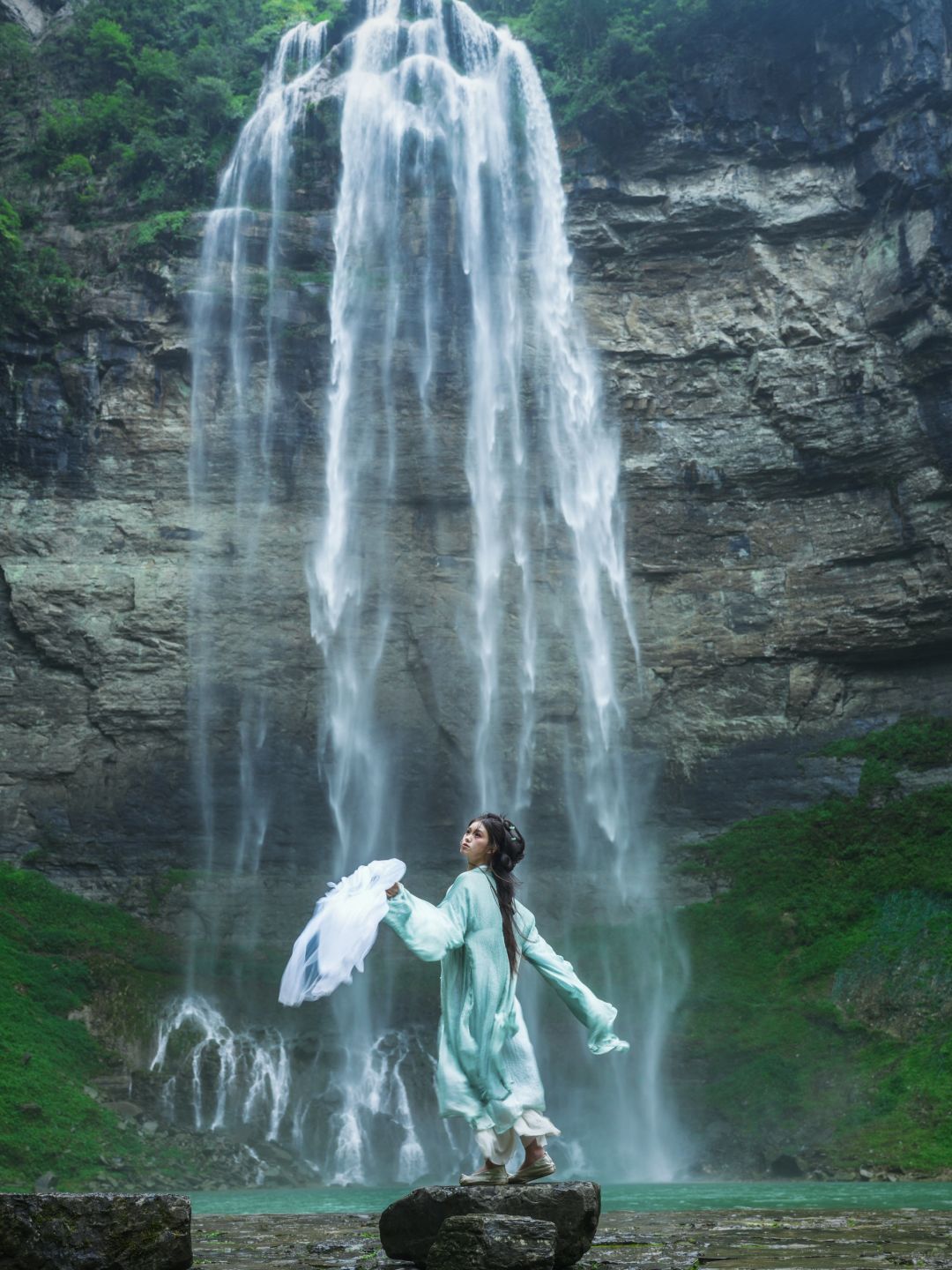 Changsha-Here are some must visit places in Hunan! It has beautiful green mountains and clear waters, as well as rich and colorful ethnic customs!