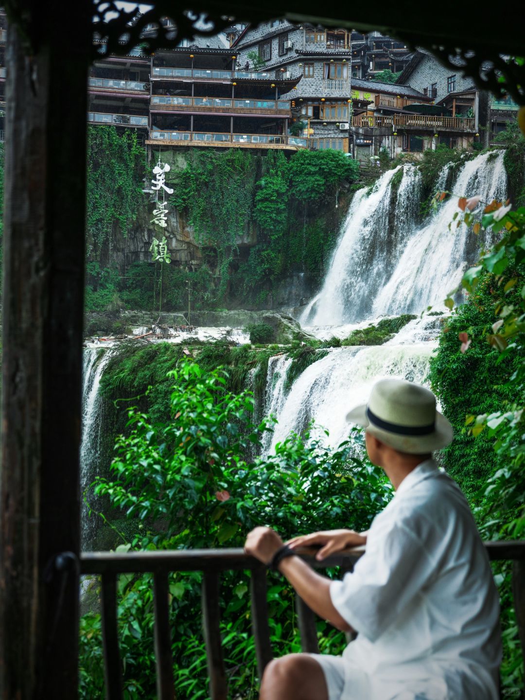 Changsha-Here are some must visit places in Hunan! It has beautiful green mountains and clear waters, as well as rich and colorful ethnic customs!
