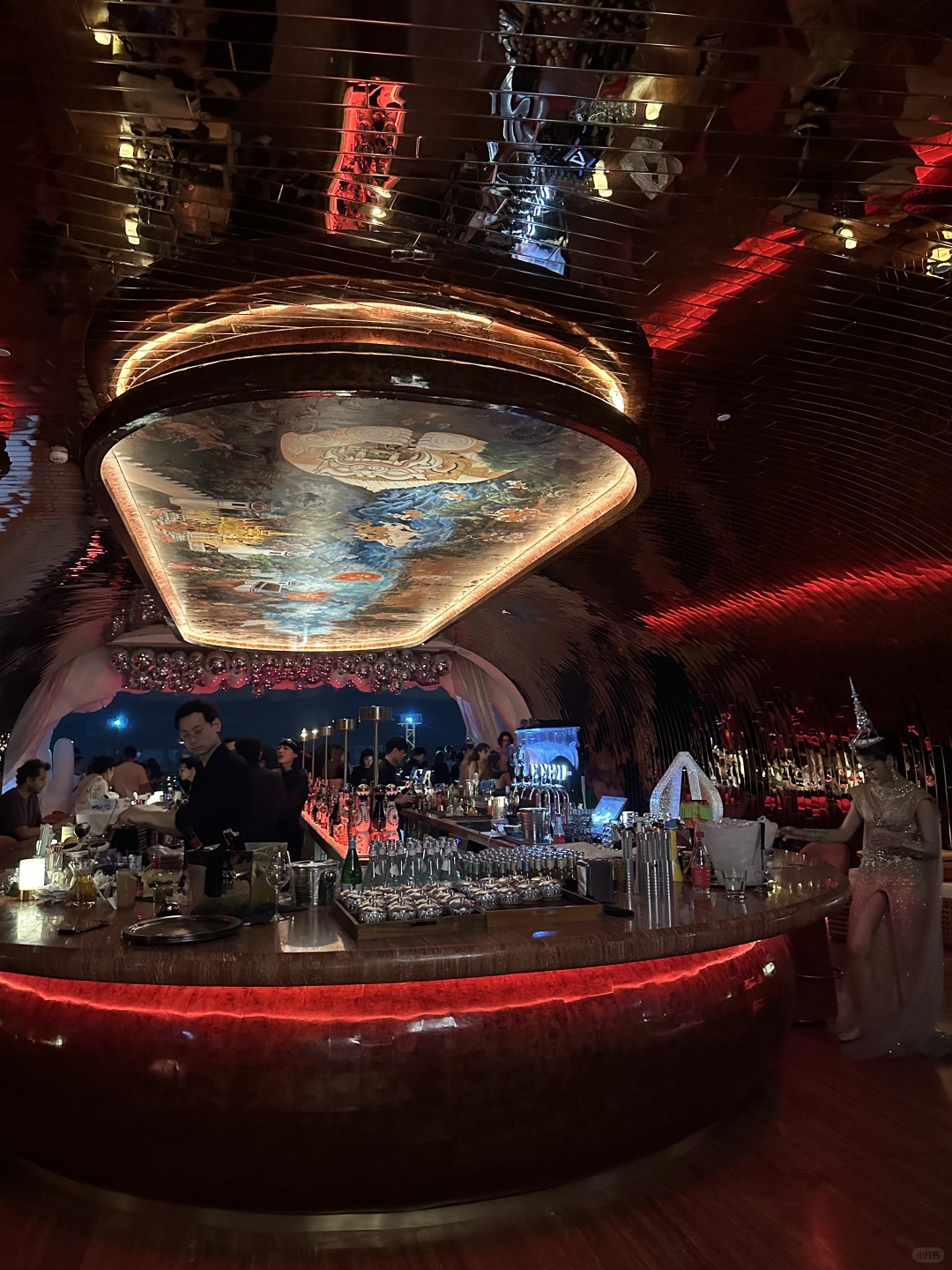 Bangkok-Thai sensory new high point, ?Bangkok's first 61st floor sky bar Akara Sky Hanuman
