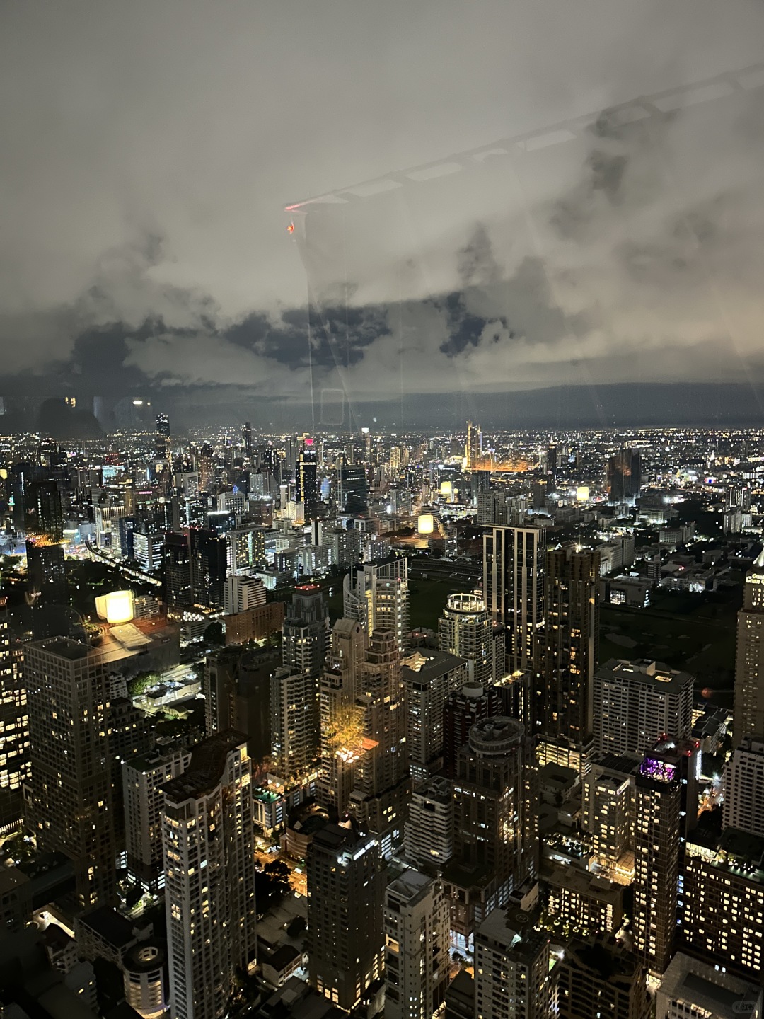 Bangkok-Thai sensory new high point, ?Bangkok's first 61st floor sky bar Akara Sky Hanuman