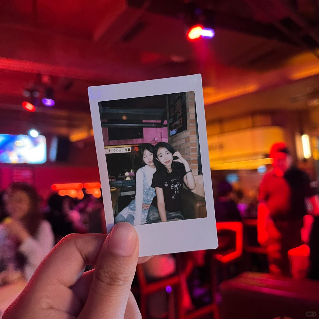 Chengdu/Chongqing-Chengdu Mini90 Bar has a great atmosphere, and everyone is very good at dancing!