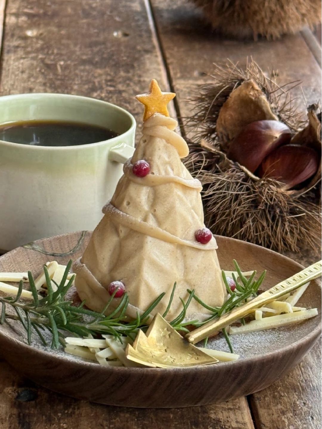 Osaka-Sensen Rong cafe,also a ceramics classroom with a super Christmas atmosphere in Osaka