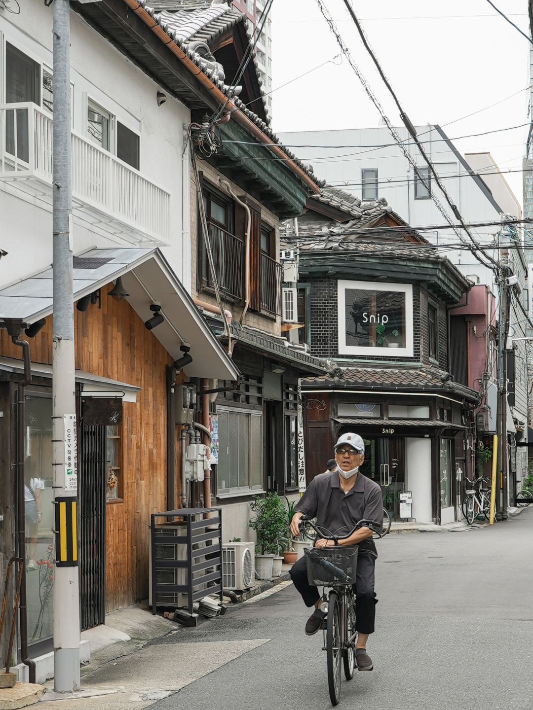 Osaka-Various interesting shops:Neel,OSA COFFEE,Salon de AManTo,Coucou amande,Brunnen and うどん屋きすけ