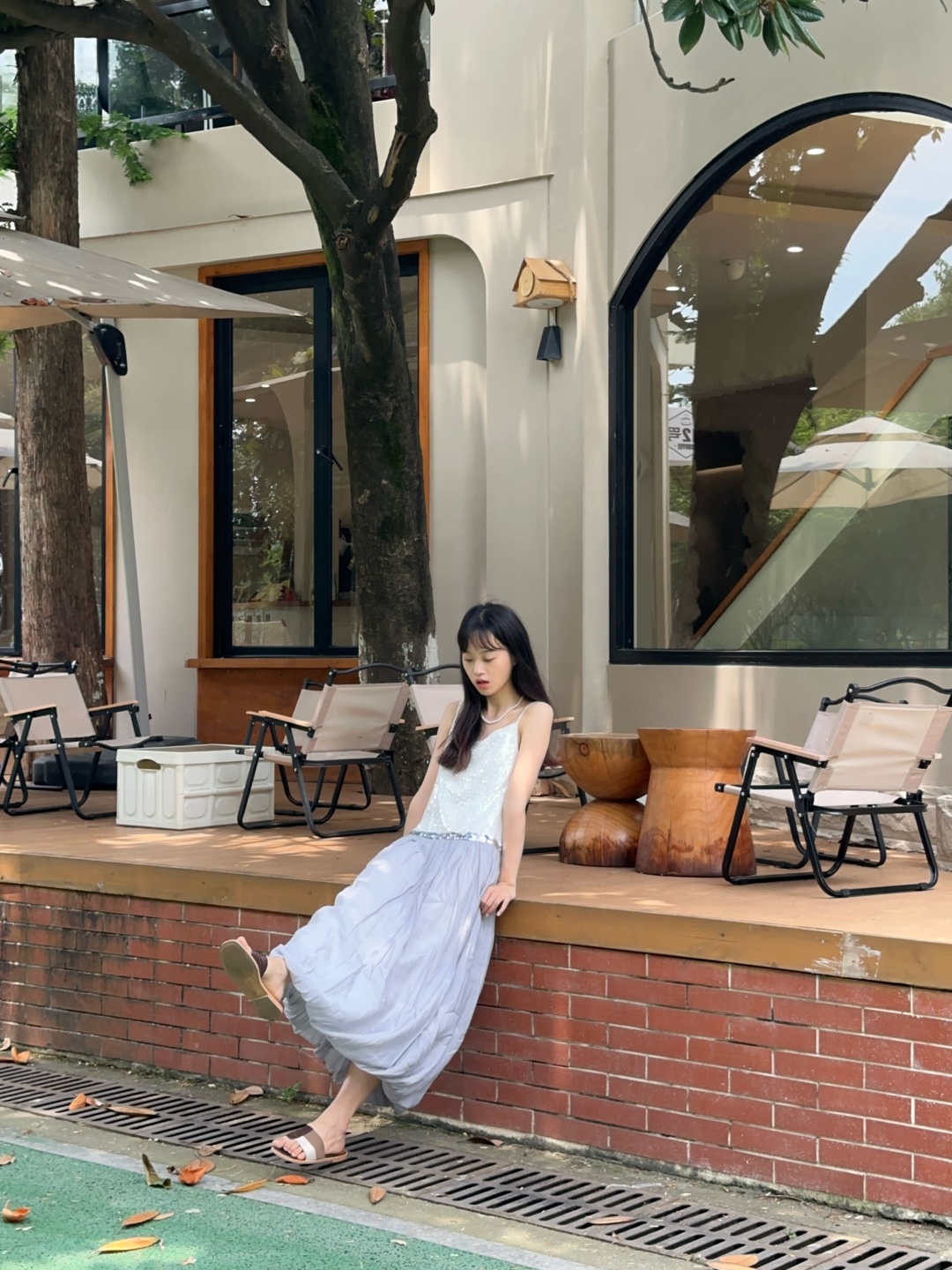 Changsha-Changsha Houhu Cafe, this pet friendly shop has a chubby dog!