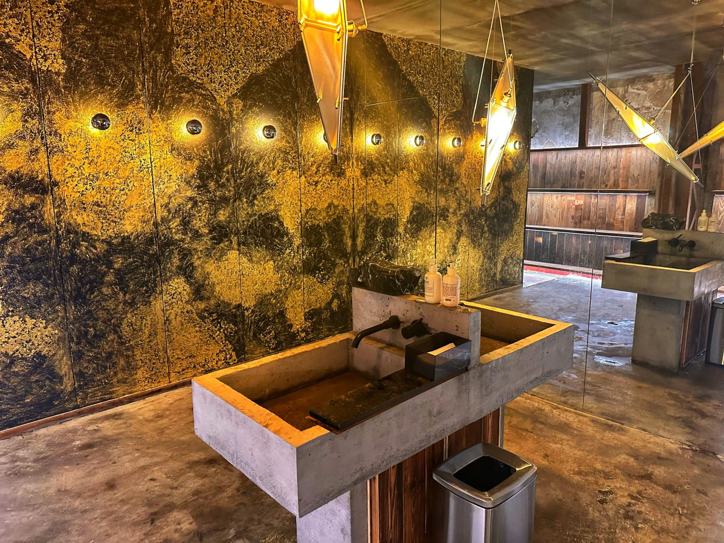 Changsha-Changsha CIKE Coffee Baking Factory Coffee Shop retains an industrial style and is very distinctive!