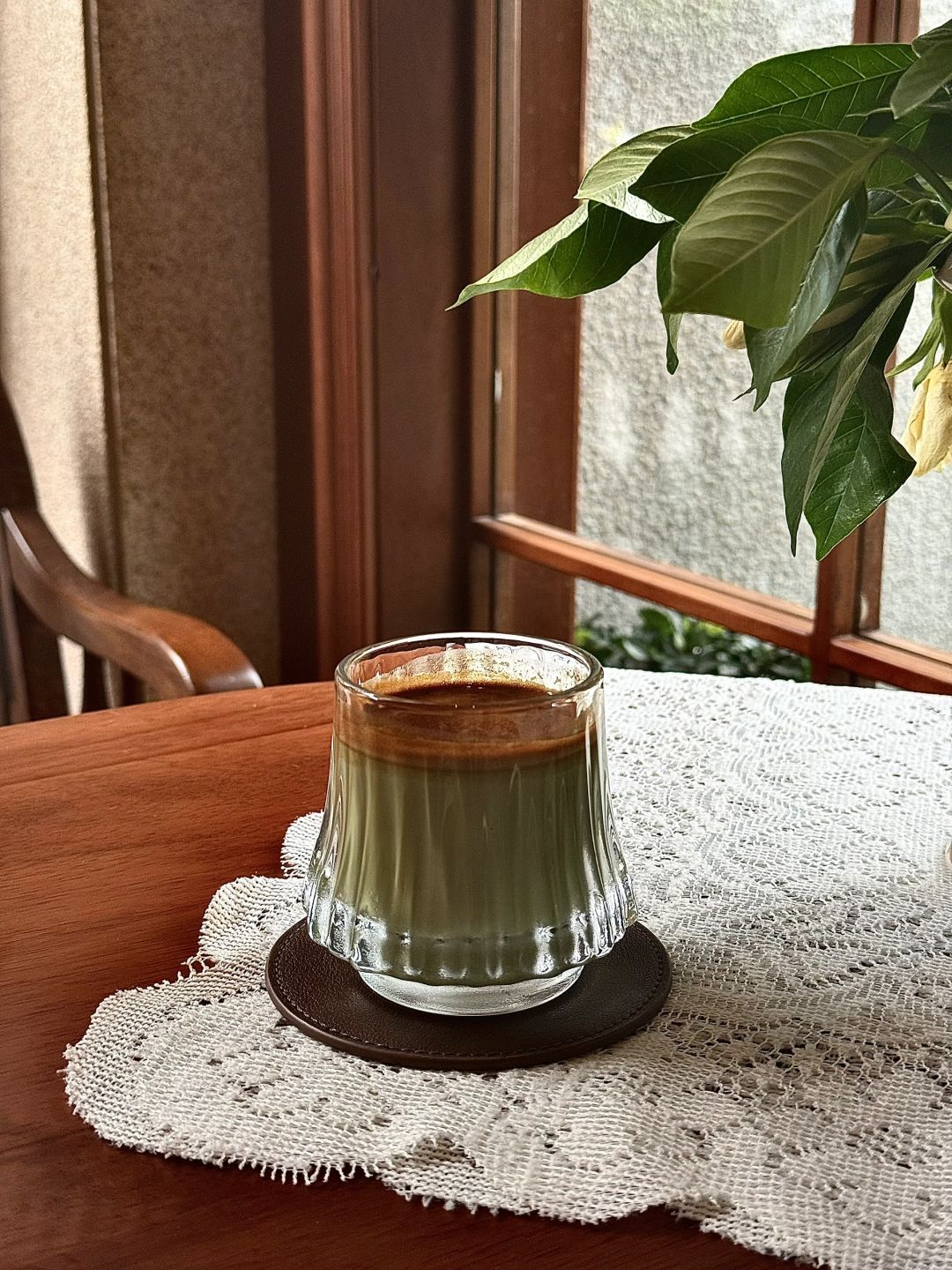 Chengdu/Chongqing-Chengdu FEFE CAFE&BAR is a shop that drinks coffee and drinks at night.