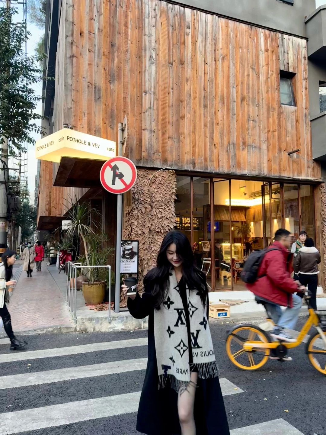 Chengdu/Chongqing-The POTHOLE&VEV coffee shop in Chengdu is expected to become the next tourist hotspot!