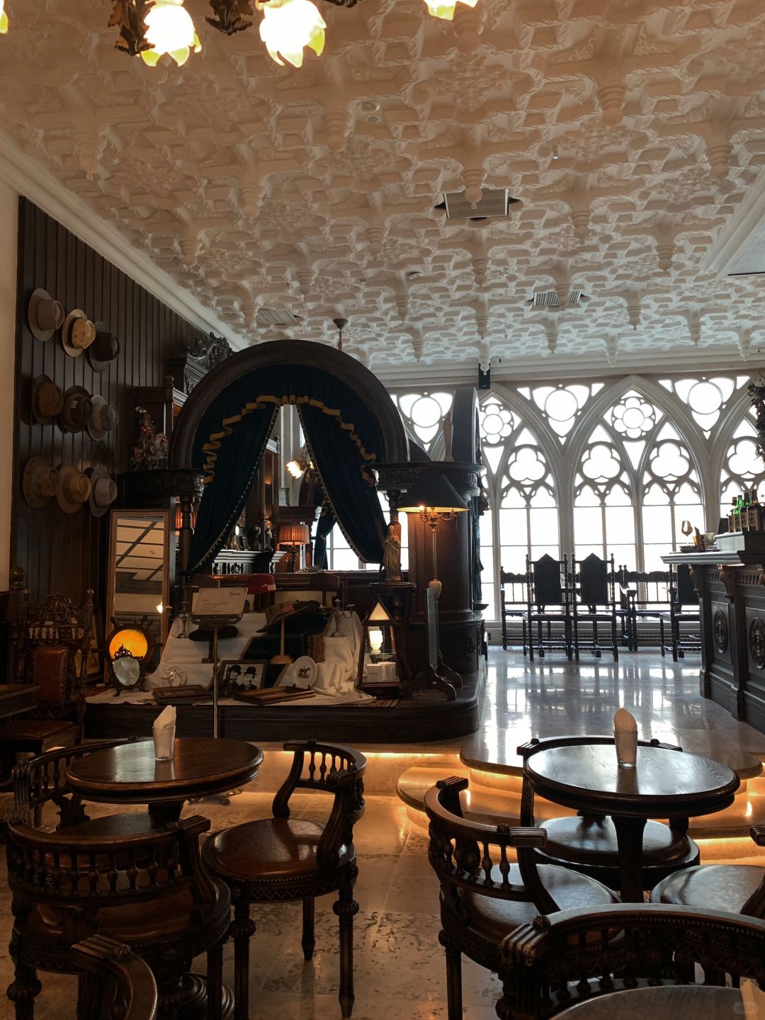 Chengdu/Chongqing-Chengdu Castle Coffee Shop, with the style of an ancient century castle, looks like an afternoon tea of a century princess!