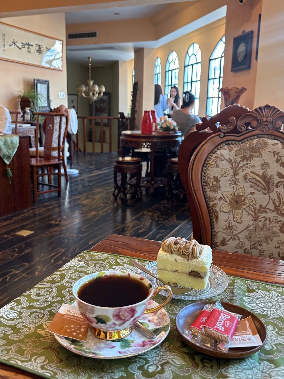 Shanghai/Hangzhou-The coffee shops in Shanghai that are easy to visit and take photos！