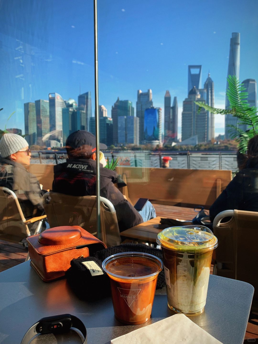 Shanghai/Hangzhou-Shanghai MANNER coffee shop, surrounded by French style glass windows on three sides, offers frameless river views!