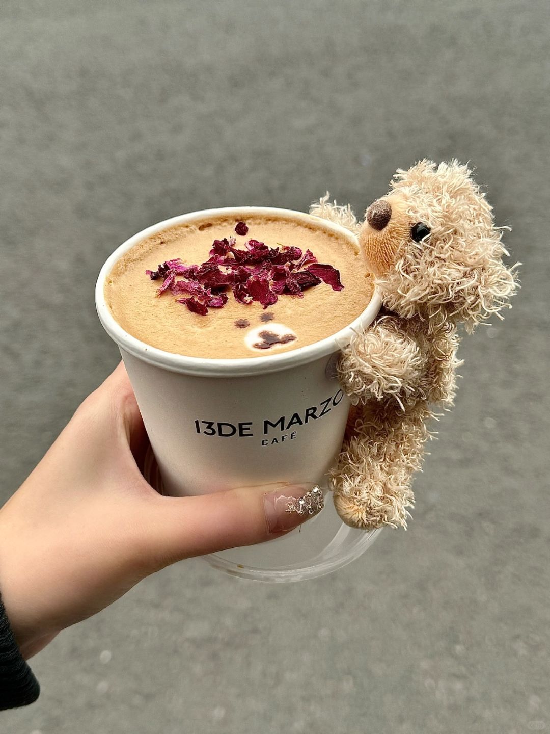 Shanghai/Hangzhou-Shanghai｜13DE MARZO Bear Coffee，There are many cute teddy bear dolls here!