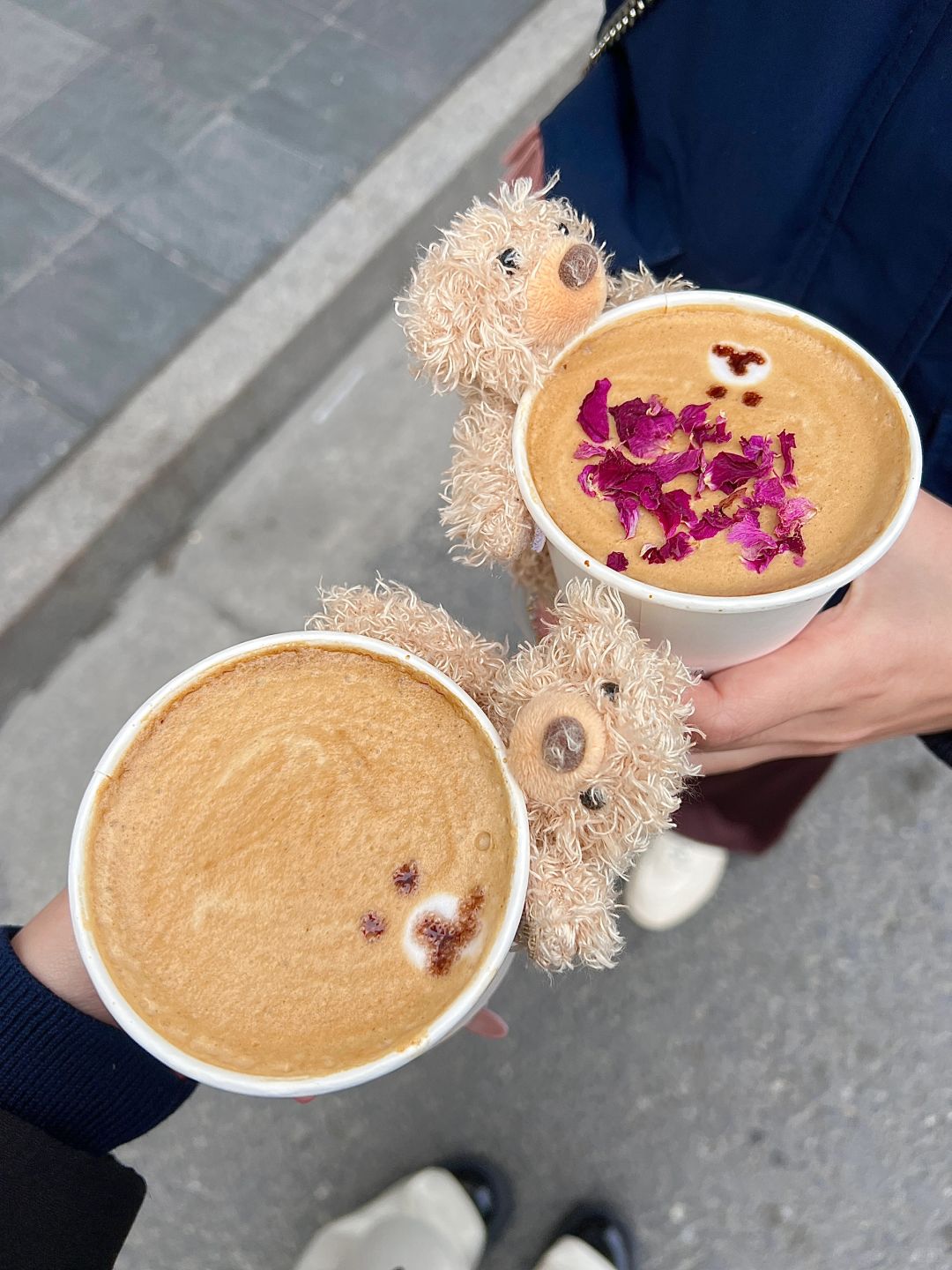 Shanghai/Hangzhou-Shanghai｜13DE MARZO Bear Coffee，There are many cute teddy bear dolls here!