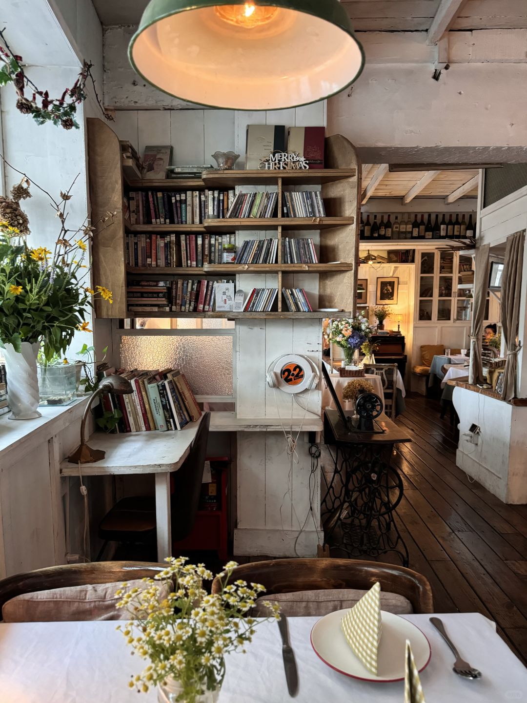 Shanghai/Hangzhou-There is really no shortage of interesting and beautiful cafes in Shanghai！