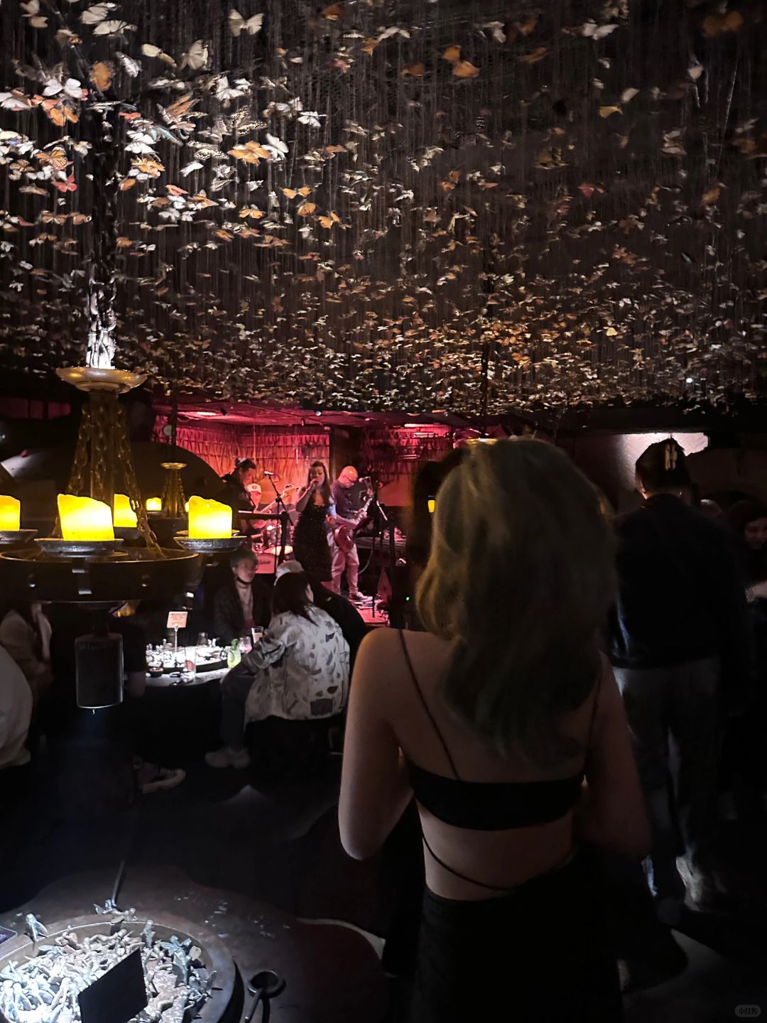 Hong kong-The Iron Fairies Bar in Hong Kong, many butterflies and wishing bottles, dancing unconsciously