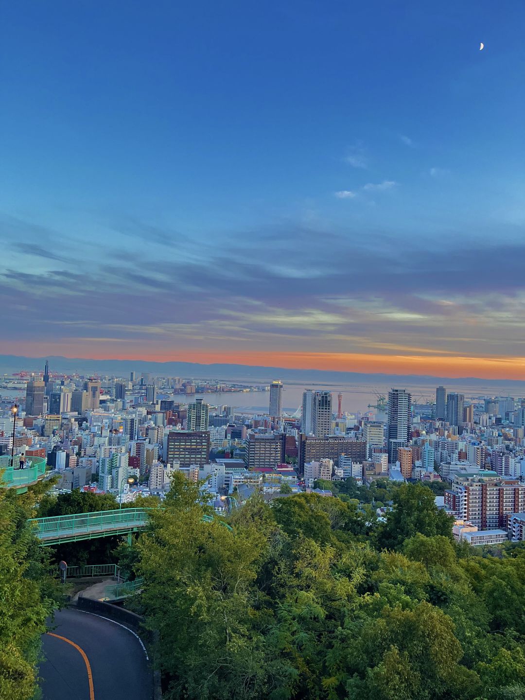 Osaka-Kobe is a huge magnetic field with Kobe Maiko Park,Kobe Venus Bridge,America Park