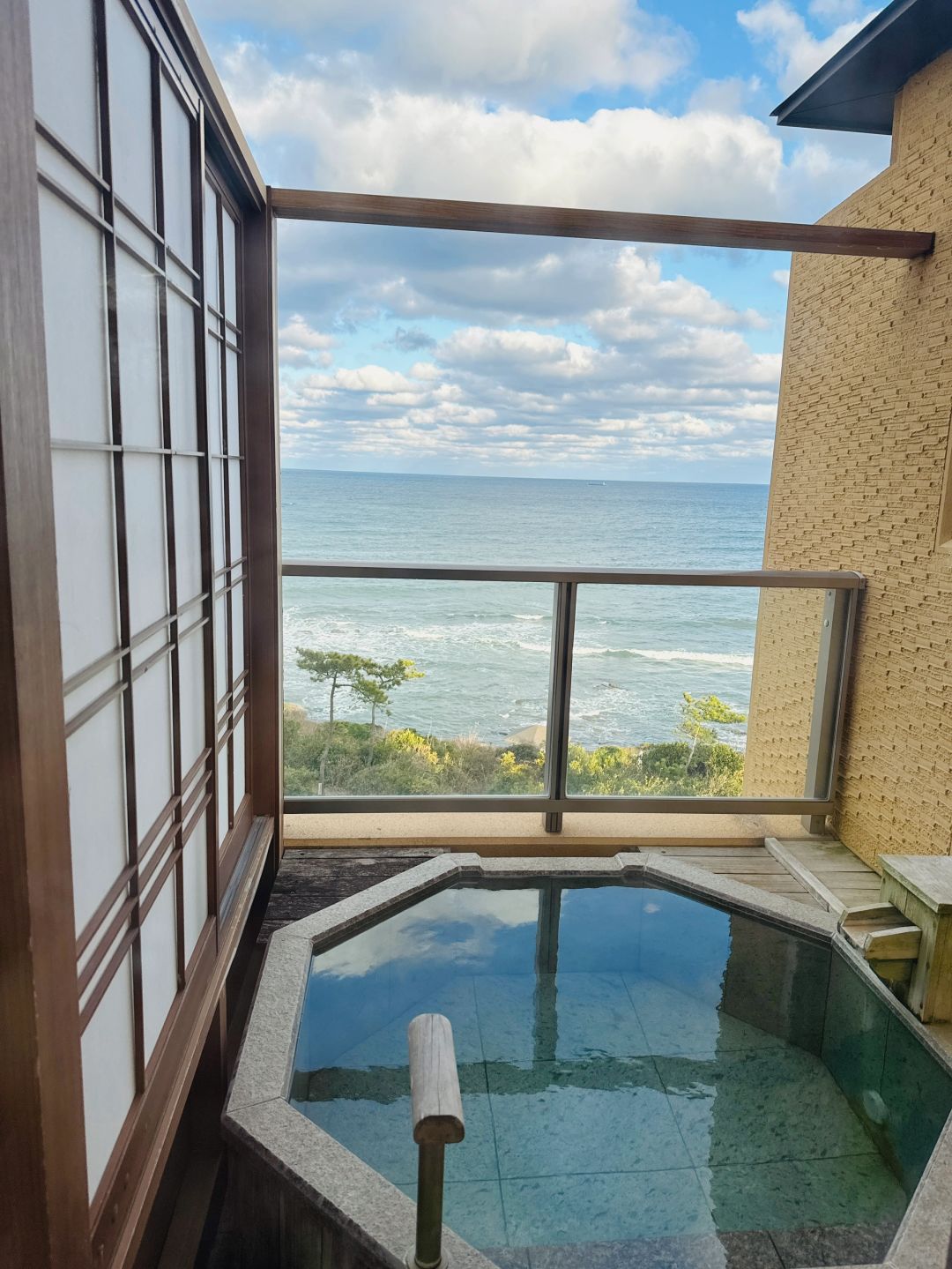 Tokyo-Japan’s easternmost hot spring:Bettei Umi Mori,suitable to lie down in the hotel.