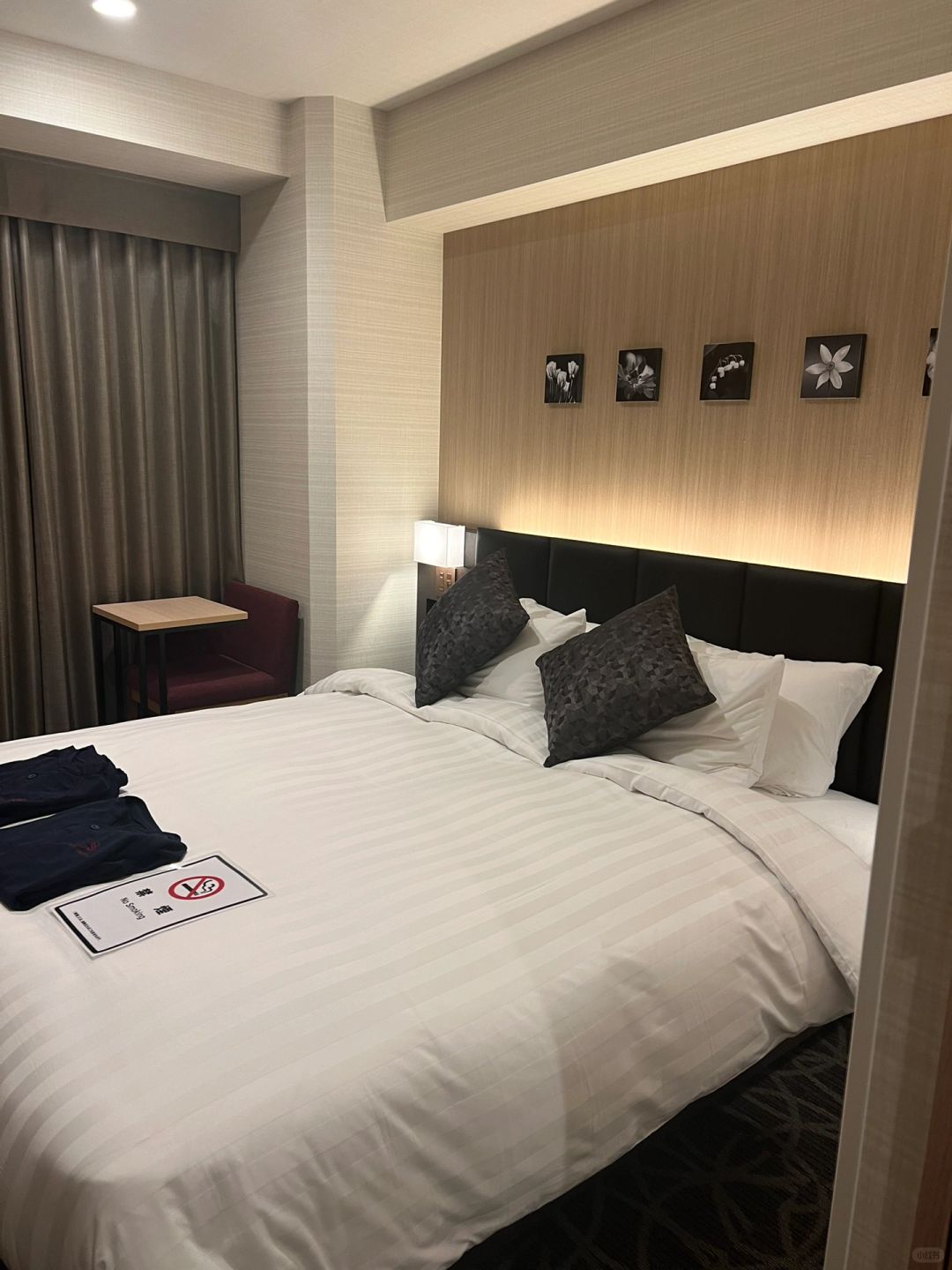 Tokyo-Hotel Shuranza Makuhari Bay in Chiba, Japan, the room is small but well-equipped with private hot springs
