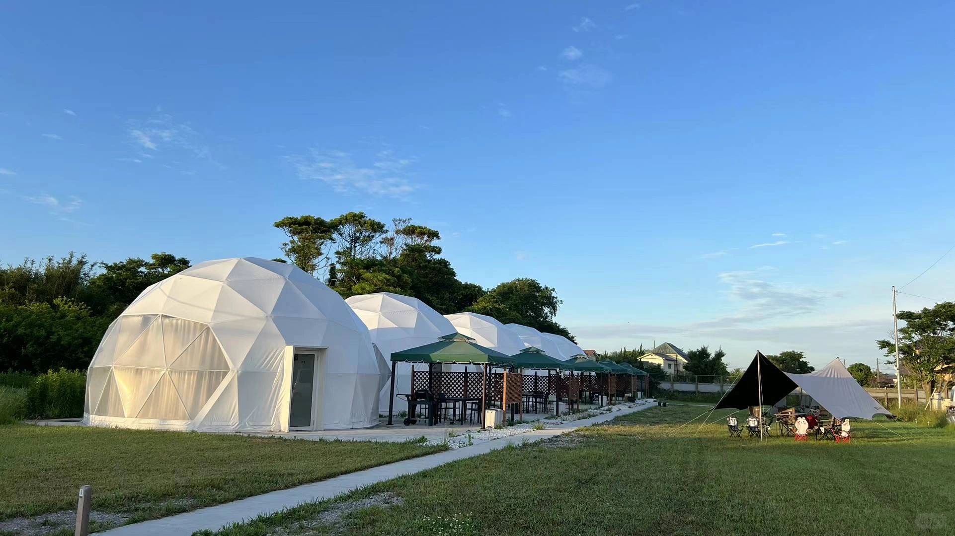 Tokyo-POSEIDON GLAMPING where you can enjoy the stunning sunrise over the Pacific Ocean.