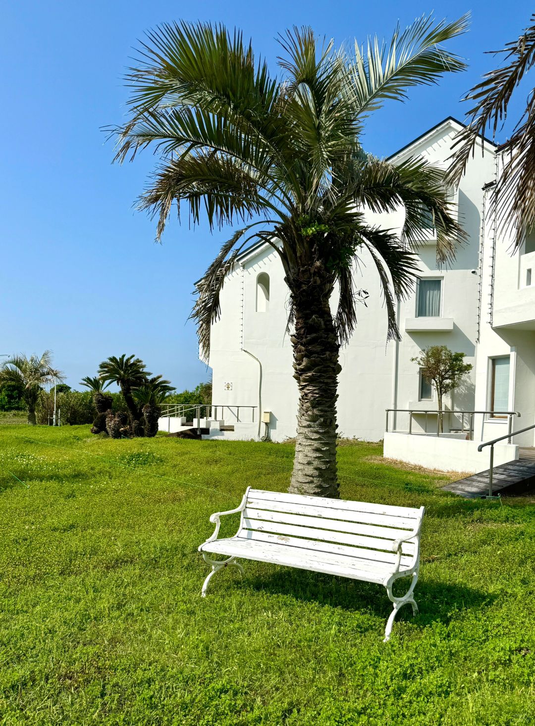 Tokyo-Beach villa with a resort feel(very affordable)-- Tateyama Ryokan トホテル with swimming pool and golf course