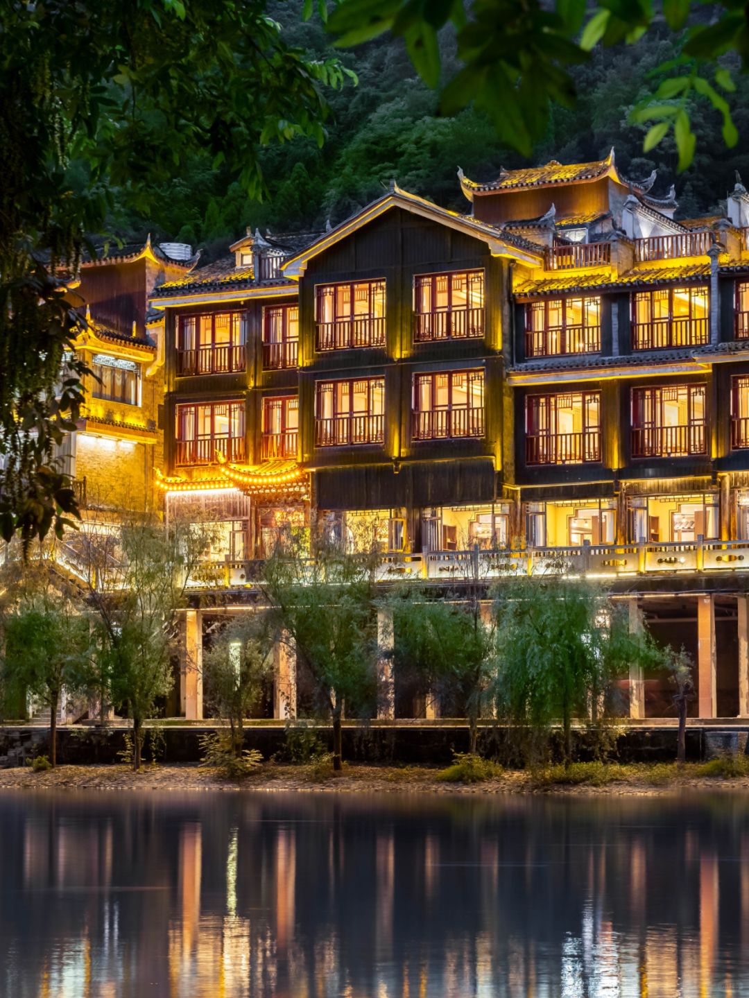 Changsha-Changsha Phoenix Sulu Lotus · Pushuju Hotel has a spacious view from the top balcony, offering a panoramic view of the entire Tuojiang River!