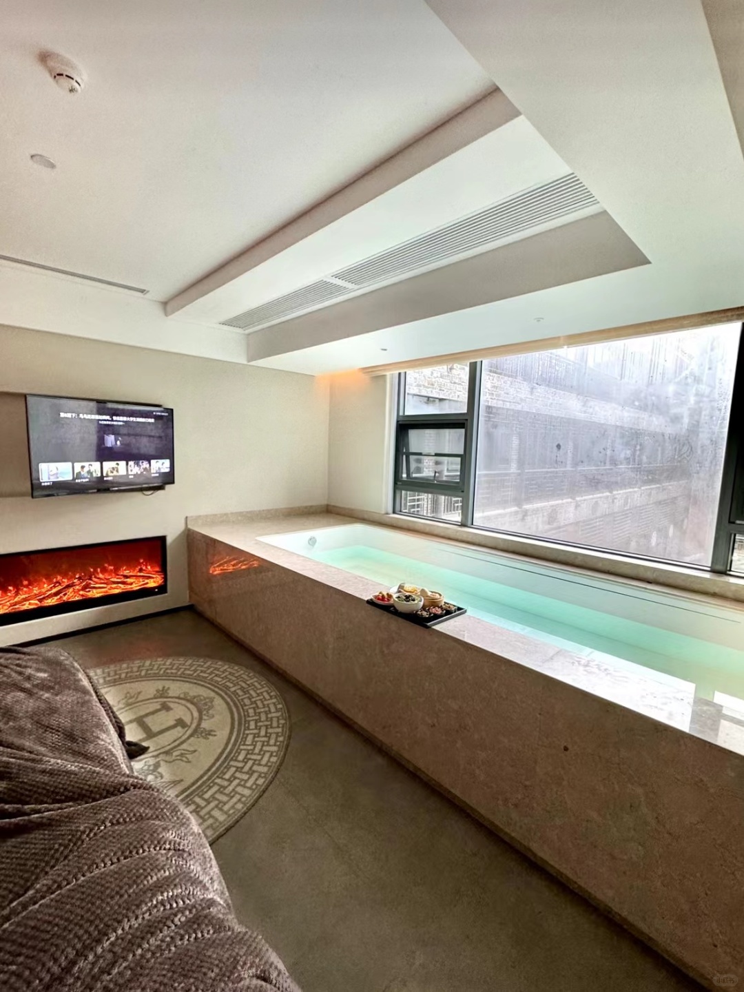 Changsha-The Hunan Phoenix Cultural Square Hotel has a very unique design, and the lighting details in the rooms are well done!