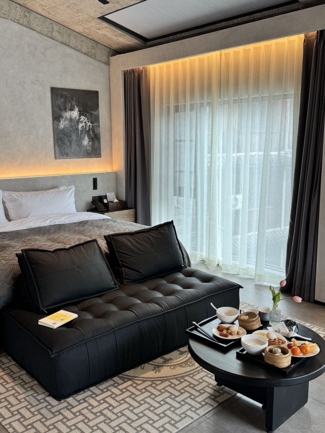 Changsha-The Hunan Phoenix Cultural Square Hotel has a very unique design, and the lighting details in the rooms are well done!