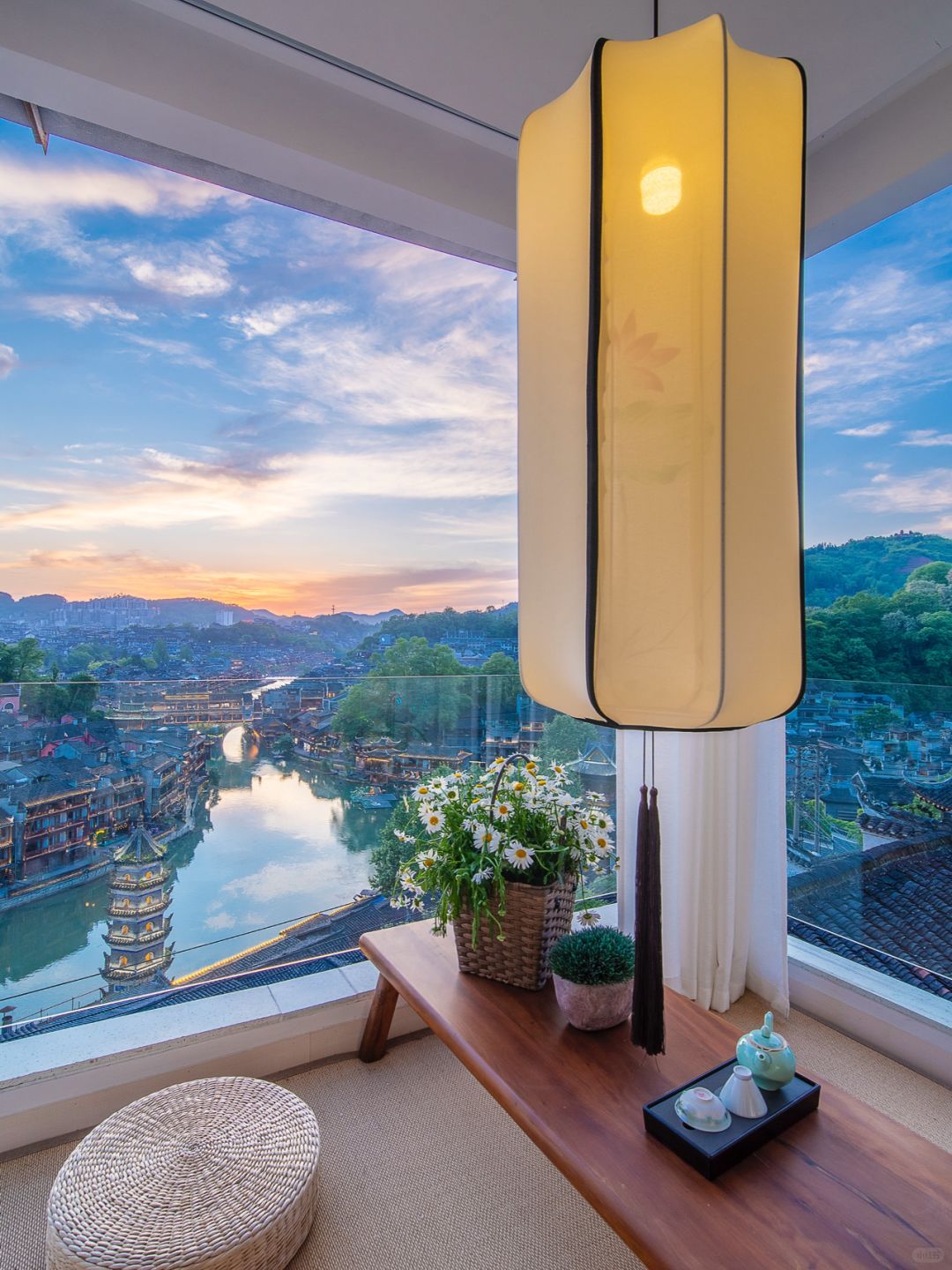 Changsha-Changsha Phoenix Home Mingyue Hotel cleverly incorporates the unique customs of the Tujia and Miao ethnic groups in western Hunan into its interior design!