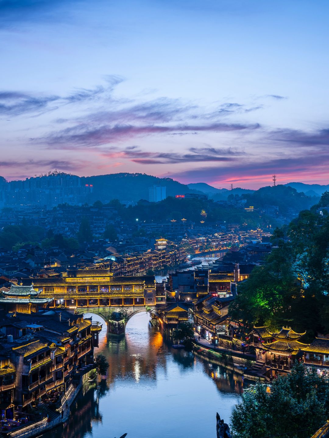 Changsha-Changsha Phoenix Home Mingyue Hotel cleverly incorporates the unique customs of the Tujia and Miao ethnic groups in western Hunan into its interior design!