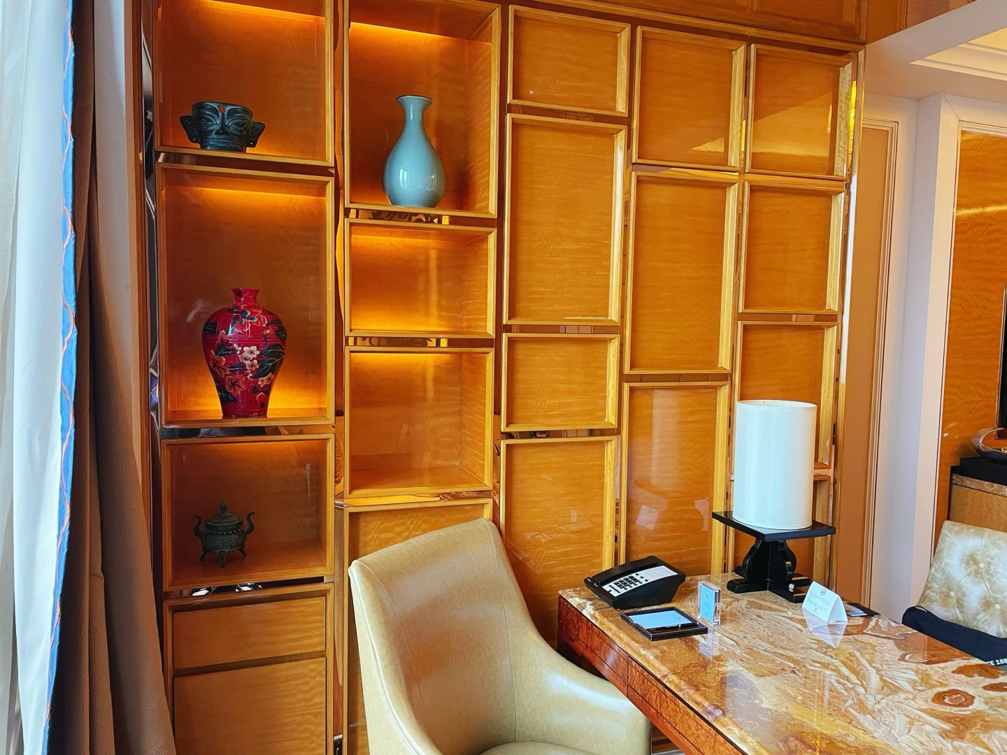 Chengdu/Chongqing-The Ritz Carlton Chengdu Hotel is the worst Ritz hotel in China, with very poor service!