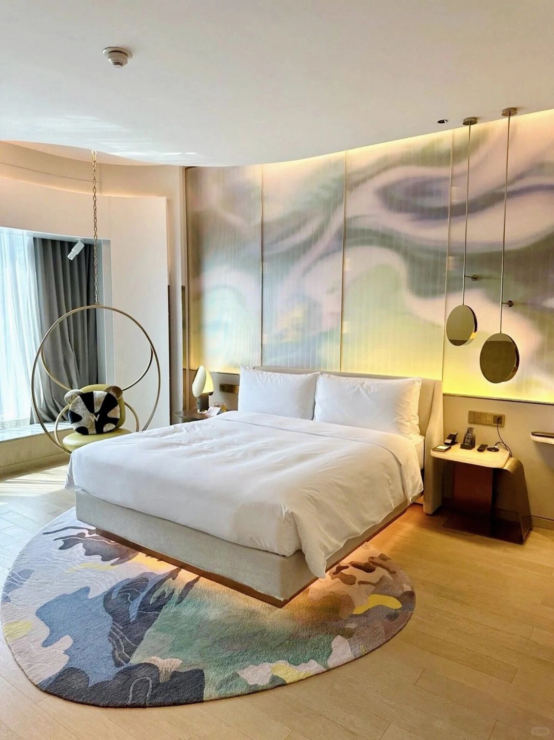 Chengdu/Chongqing-The overall design concept of the lobby of Chengdu W Hotel comes from Jiuzhaigou Valley Scenic and Historic Interest Area, which is amazing!