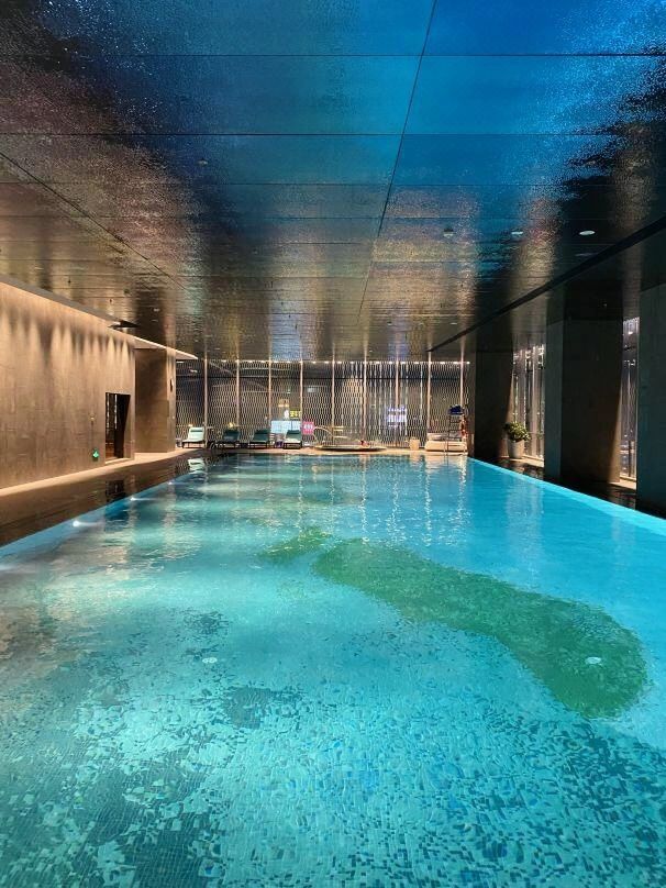 Chengdu/Chongqing-The overall design concept of the lobby of Chengdu W Hotel comes from Jiuzhaigou Valley Scenic and Historic Interest Area, which is amazing!